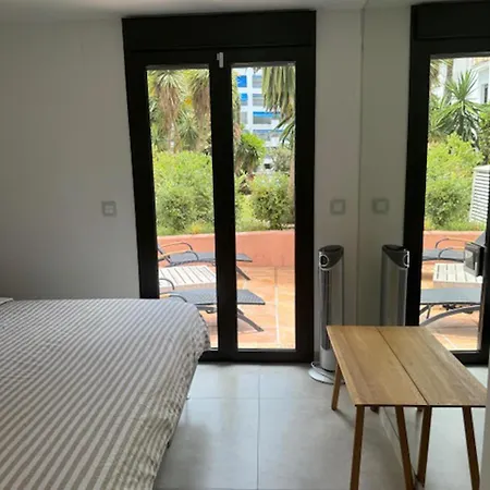 Апартаменты Luxurious In Puerto Banus